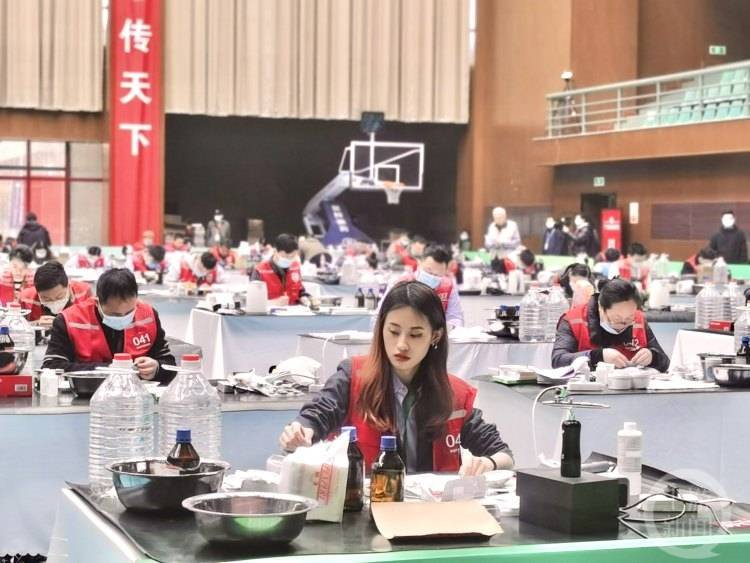 他们的巧手代表重庆<strong></p>
<p>重庆天富贵金属</strong>!全国文物行业职业技能大赛重庆捧回4项大奖