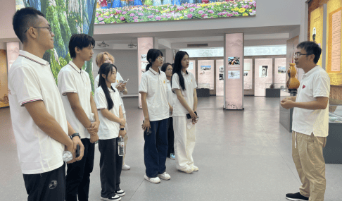 山财大东方学院大学生实践团乐享农耕趣