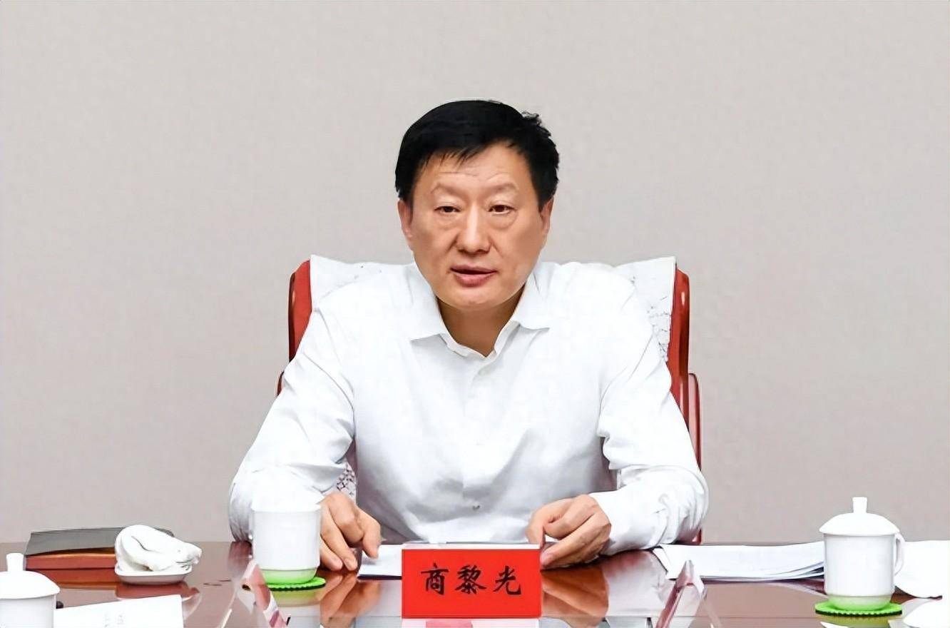 山西省委原副书记商黎光<strong></p>
<p>原光币</strong>，非法收受他人财物，数额特别巨大