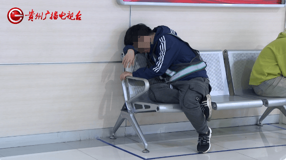 贵阳阿姨骑车被撞<strong></p>
<p>币圈论坛</strong>，在医院苦坐19小时无法治疗？肇事者：我也没钱