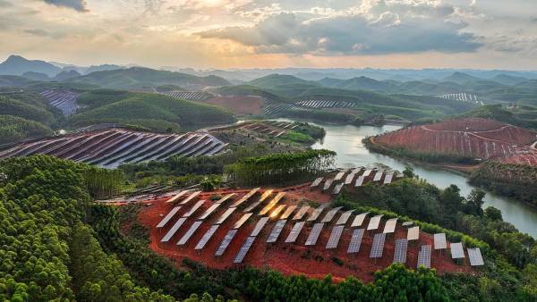 “某些国家话说得很满却不落实<strong></p>
<p>币奥网</strong>,中国正相反”