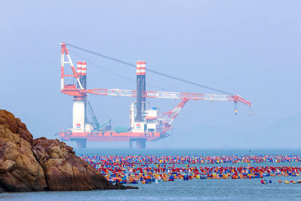 “某些国家话说得很满却不落实<strong></p>
<p>币奥网</strong>,中国正相反”