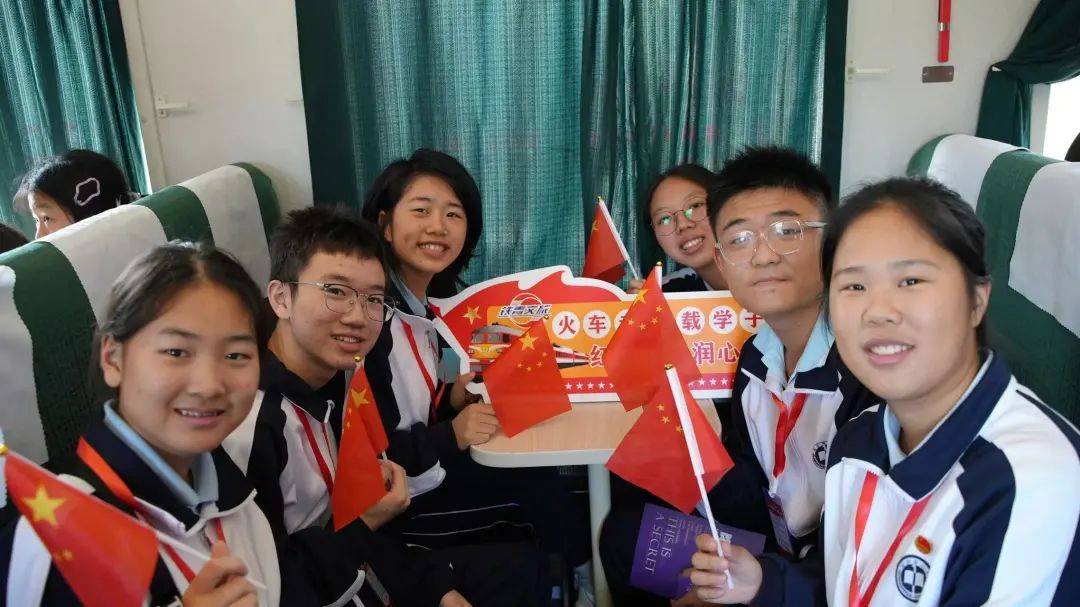 33天内<strong></p>
<p>一千万法币</strong>，长沙6.6万名学生将奔赴同一地，只为这件事……