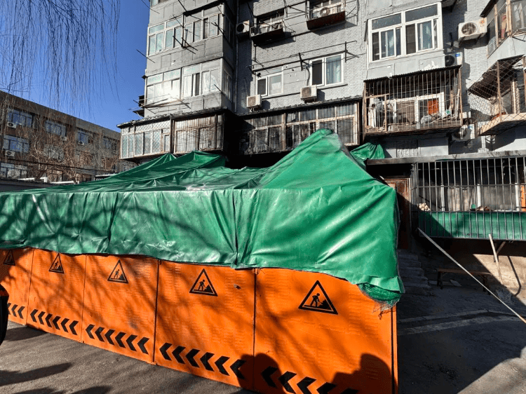 “你们不用管<strong></p>
<p>币购商城</strong>,出事我负责”!老人囤废品堵塞逃生路,不幸起火遇难