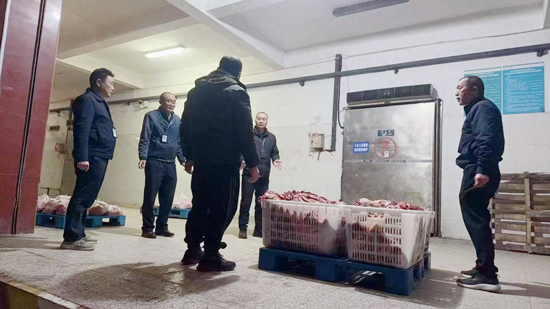 给活牛插管注水每头增重80斤!四川荣县警方破获一起售卖注水牛肉案<strong></p>
<p>币邮网</strong>,5人被抓
