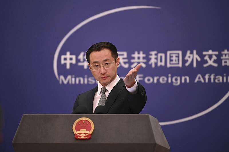 中方谈美国鼓动<strong></p>
<p>杭州币港湾</strong>他国对华加税：吹灭别人的灯并不能让自己更光明