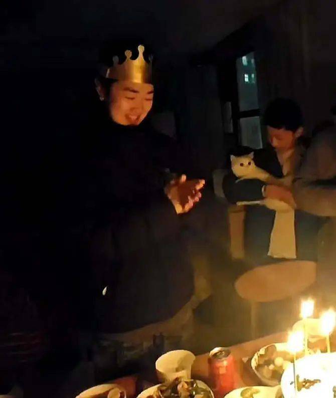 痛心!她于凌晨不幸去世<strong></p>
<p>94币价</strong>,年仅19岁