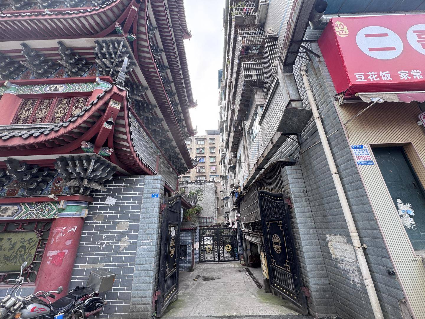 一起诉讼背后<strong></p>
<p>币特网</strong>,宜宾前首富“险被送精神病院”风波丨红星深度
