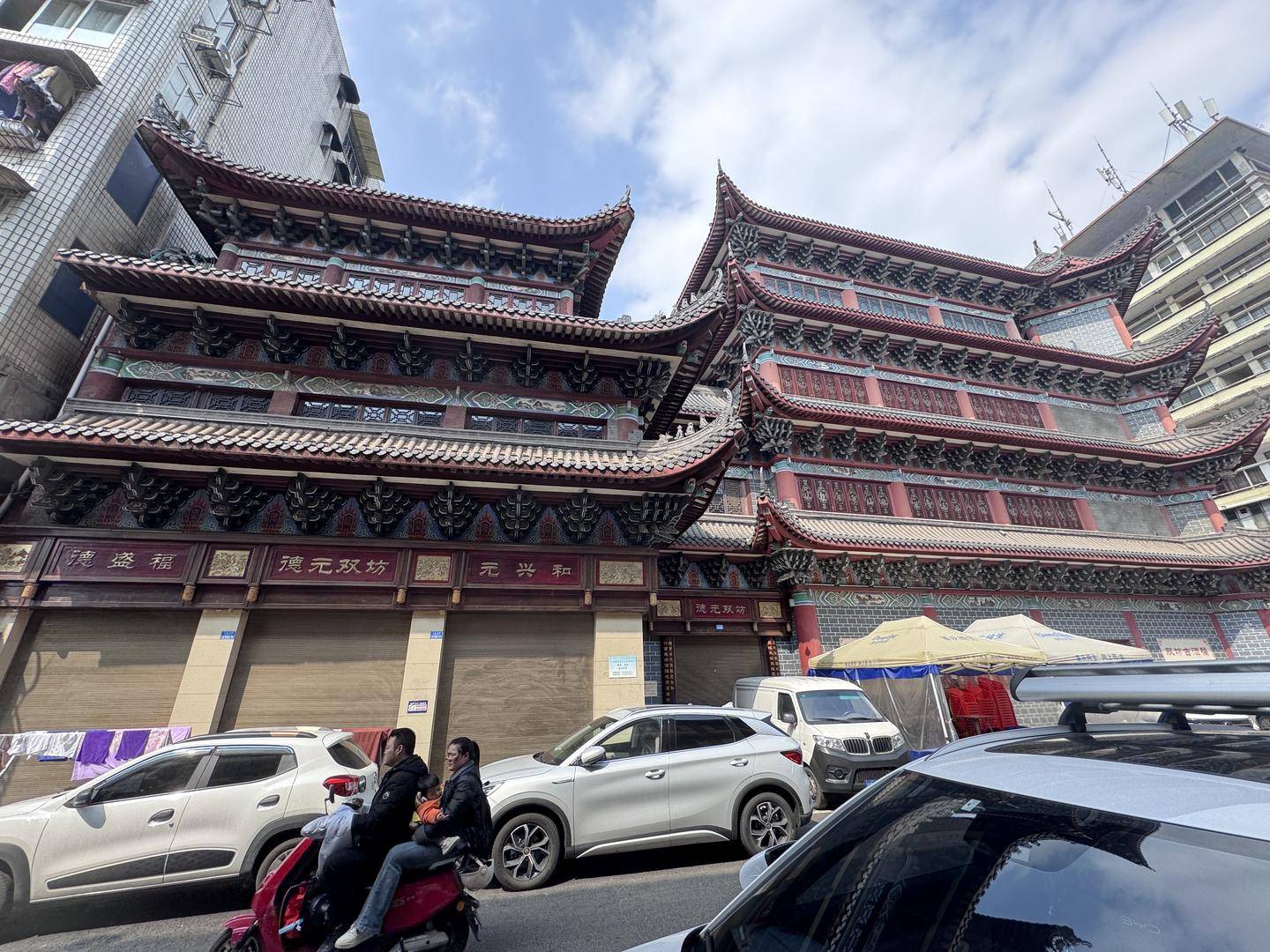 一起诉讼背后<strong></p>
<p>币特网</strong>,宜宾前首富“险被送精神病院”风波丨红星深度