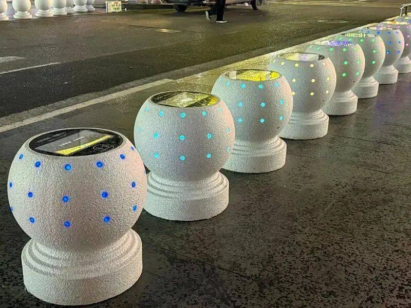深圳“充电墩”火出圈？网友：科技感满满<strong></p>
<p>mb币</strong>，方便又吸睛