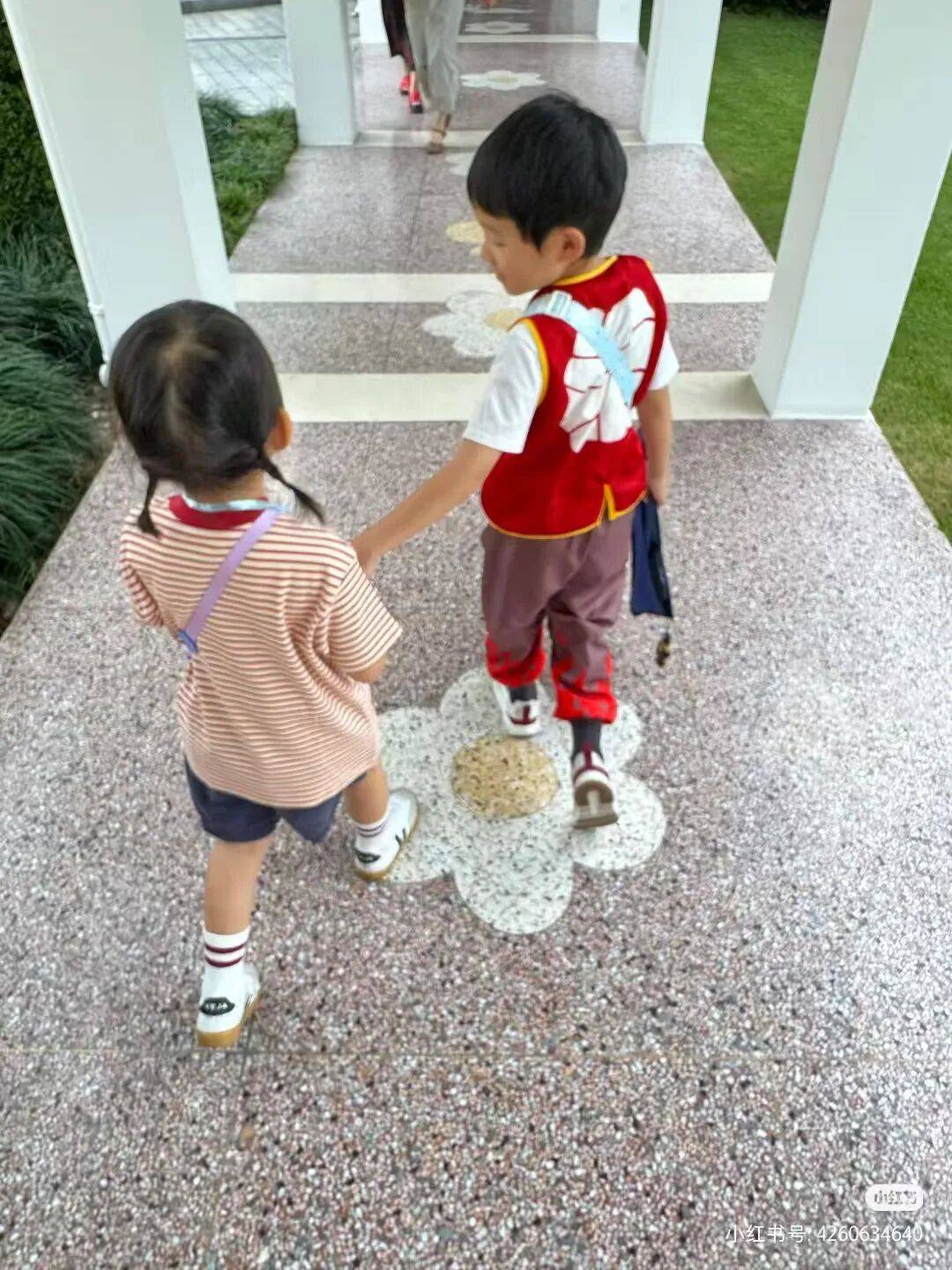 许昕从新疆赶回上海<strong></p>
<p>币君网</strong>,今天送儿子女儿开学:老妹儿幼儿园第一天!