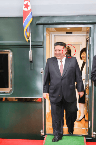 金正恩女儿首登国际舞台<strong></p>
<p>币本位</strong>，引爆接班传闻！英国首相被架空，工党内斗成全武行…