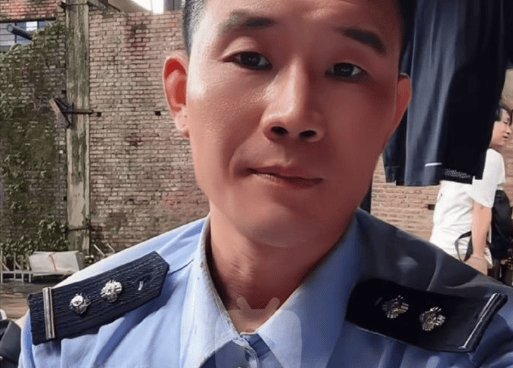 “嘎子谢孟伟”穿警服直播带货<strong></p>
<p>币久</strong>,云南警方通报:谢某某(男,36岁,河北雄县人),行政拘留7日
