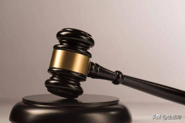 员工请假1天照顾尿毒症母亲被辞退<strong></p>
<p>淘币时代</strong>，没签劳动合同也没交社保，法院：公司违法，赔4.6万余元