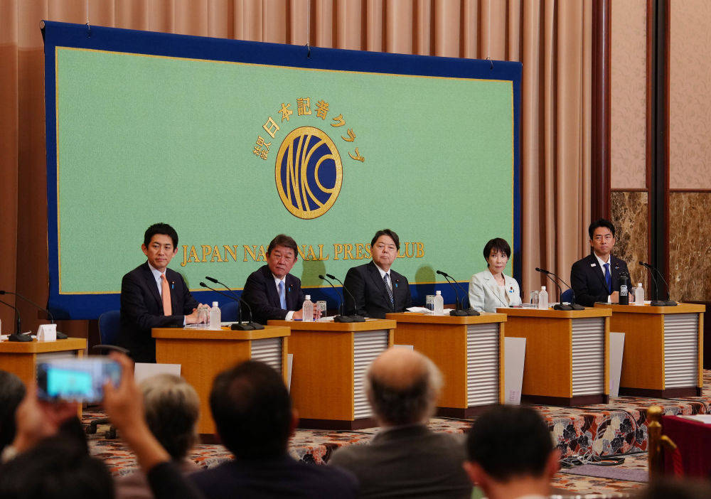 一个刷好评、一个说假话……俩日本首相热门人选遭质疑