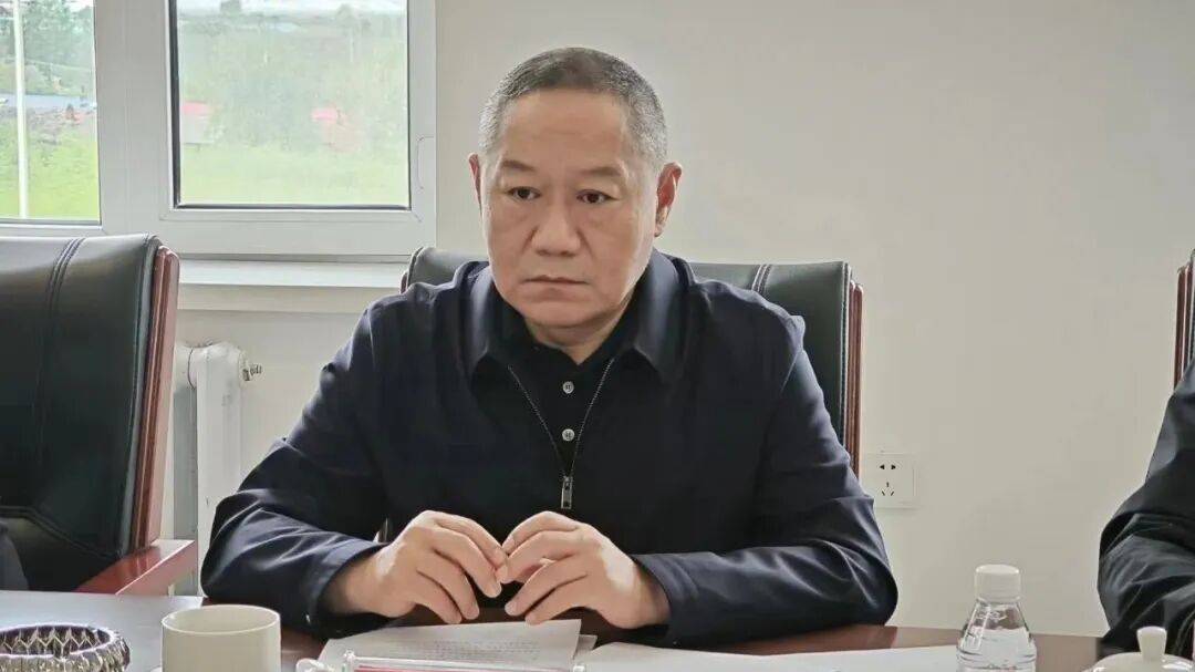 副局长赵德全邀请7名同事、朋友去某场所进行娱乐活动<strong></p>
<p>淘币时代</strong>，花了1.71万，由管理和服务对象支付
