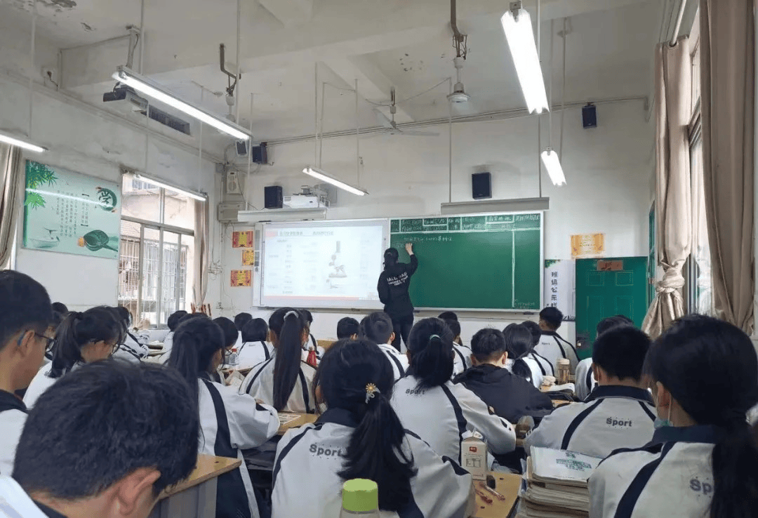 江西上饶初中生物教师郑忆晴因病去世<strong></p>
<p>久币网</strong>，年仅35岁