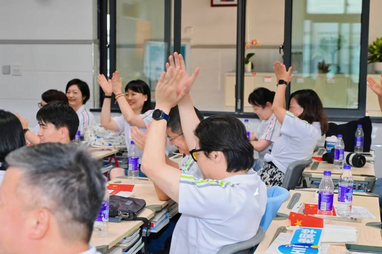 那个让老师骄傲的“调皮”班级！30年同学聚会<strong></p>
<p>西夏币</strong>，还伴有一封来自贵州的感谢信