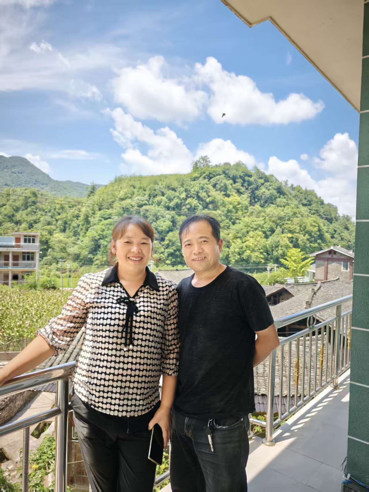 那个让老师骄傲的“调皮”班级！30年同学聚会<strong></p>
<p>西夏币</strong>，还伴有一封来自贵州的感谢信