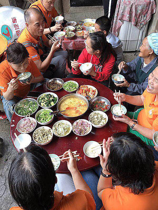 那个让老师骄傲的“调皮”班级！30年同学聚会<strong></p>
<p>西夏币</strong>，还伴有一封来自贵州的感谢信