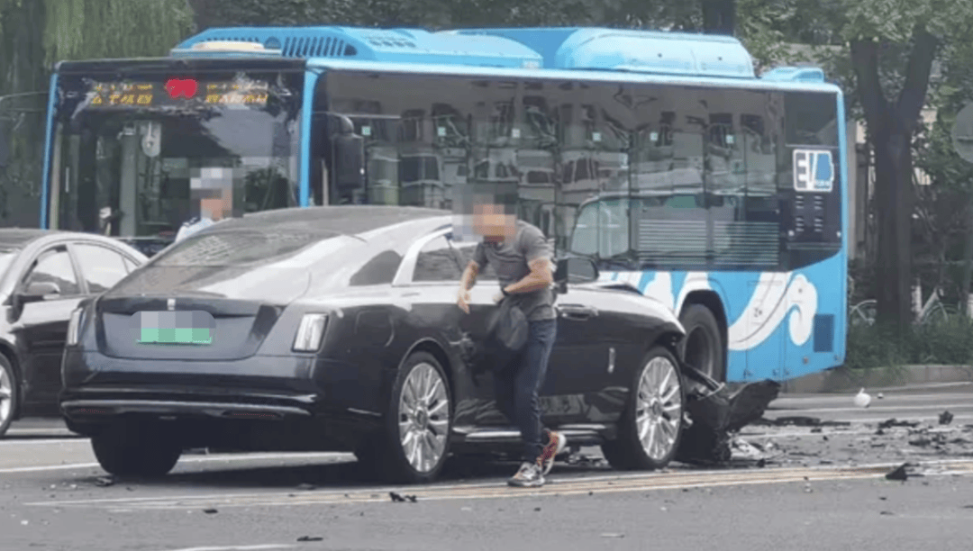 “劳斯莱斯逆行车祸”事件白车家属发声：“丈夫多处骨折！往后日子不知道怎么过”<strong></p>
<p>西夏币</strong>，陈震深夜再道歉，并回应“我方律师会全力配合”
