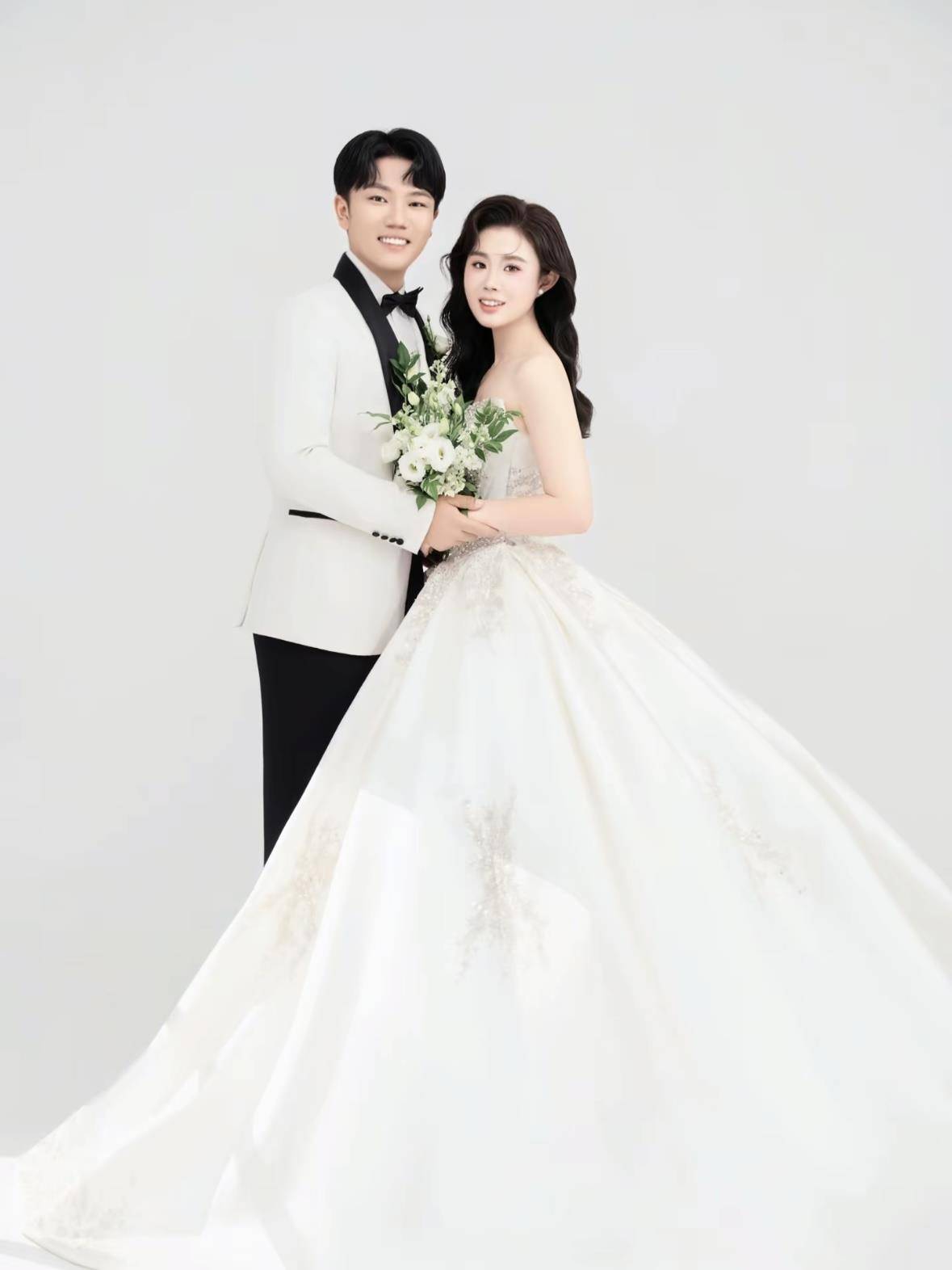 “千万富翁”解克锋儿子解清帅将举办婚礼<strong></p>
<p>mcc币价格</strong>，解克锋：很开心，邀请了部分寻亲家长参加