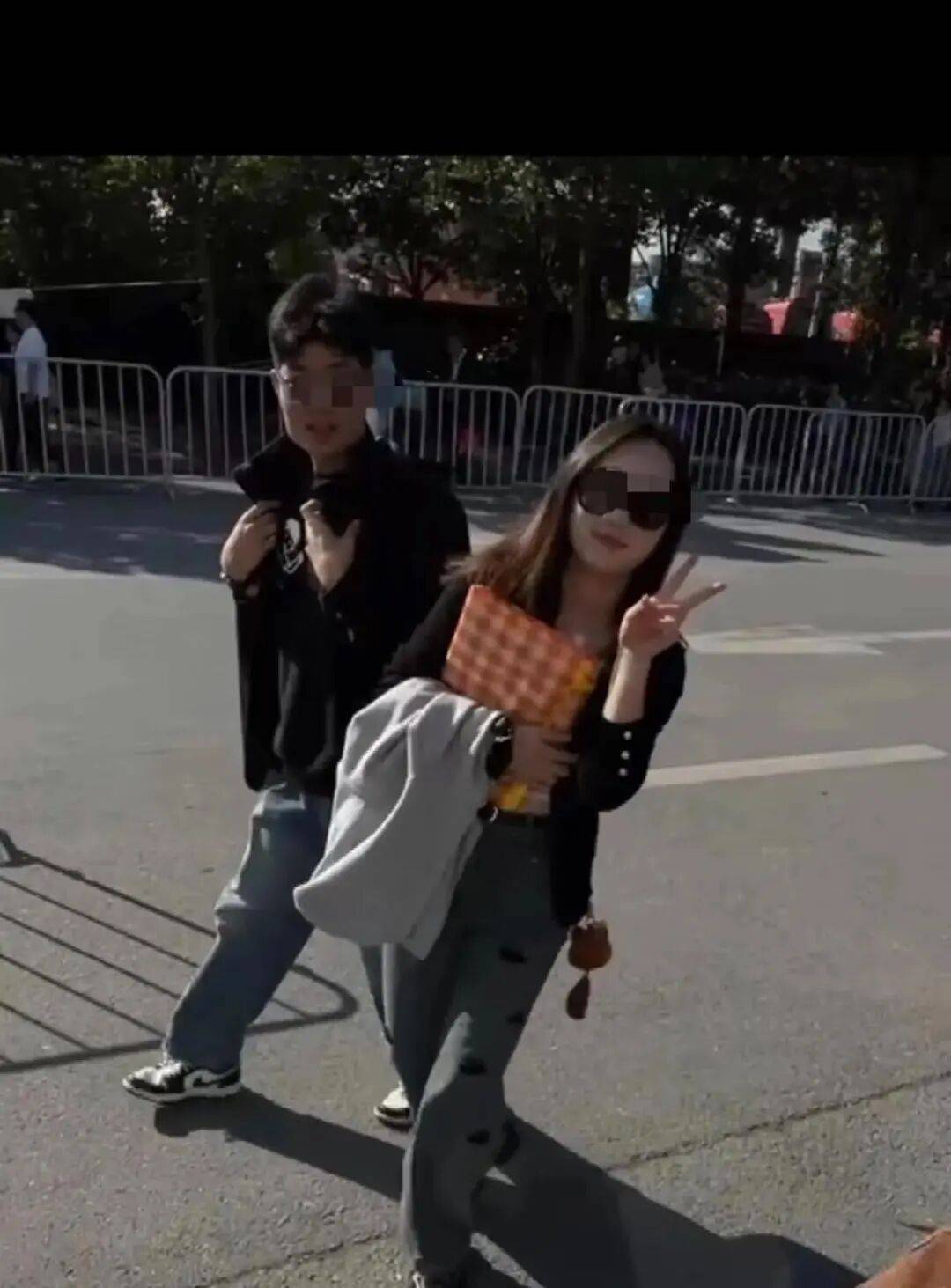 “中国两游客在马来西亚失踪”后续：男子手机定位仍在海底<strong></p>
<p>罄币</strong>，其姐姐加急办好护照即将赴事发地