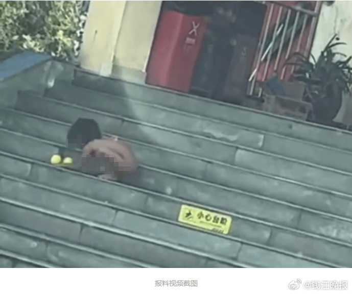 多方回应四川一高速服务区现“野人小孩”：有监护人陪伴<strong></p>
<p>黑币2001</strong>，大山里长大的，从小就这样教育，没有违法犯罪情况