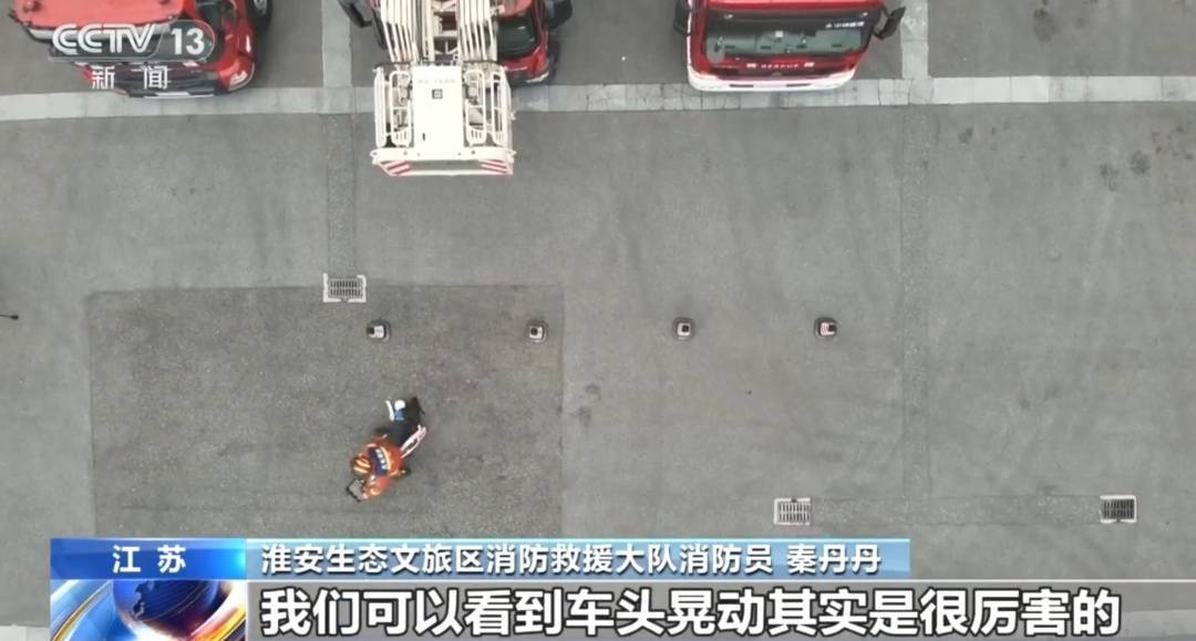 看着都疼<strong></p>
<p>黑币2001</strong>！上海街头一男子突然求助：10岁女儿被死死卡住！这个行为太危险→