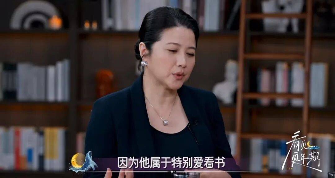 52岁影后颜丙燕公开小20岁男友:他知道我将步入更年期<strong></p>
<p>农币</strong>,已甜蜜相恋5年,两人出门必须手拉手