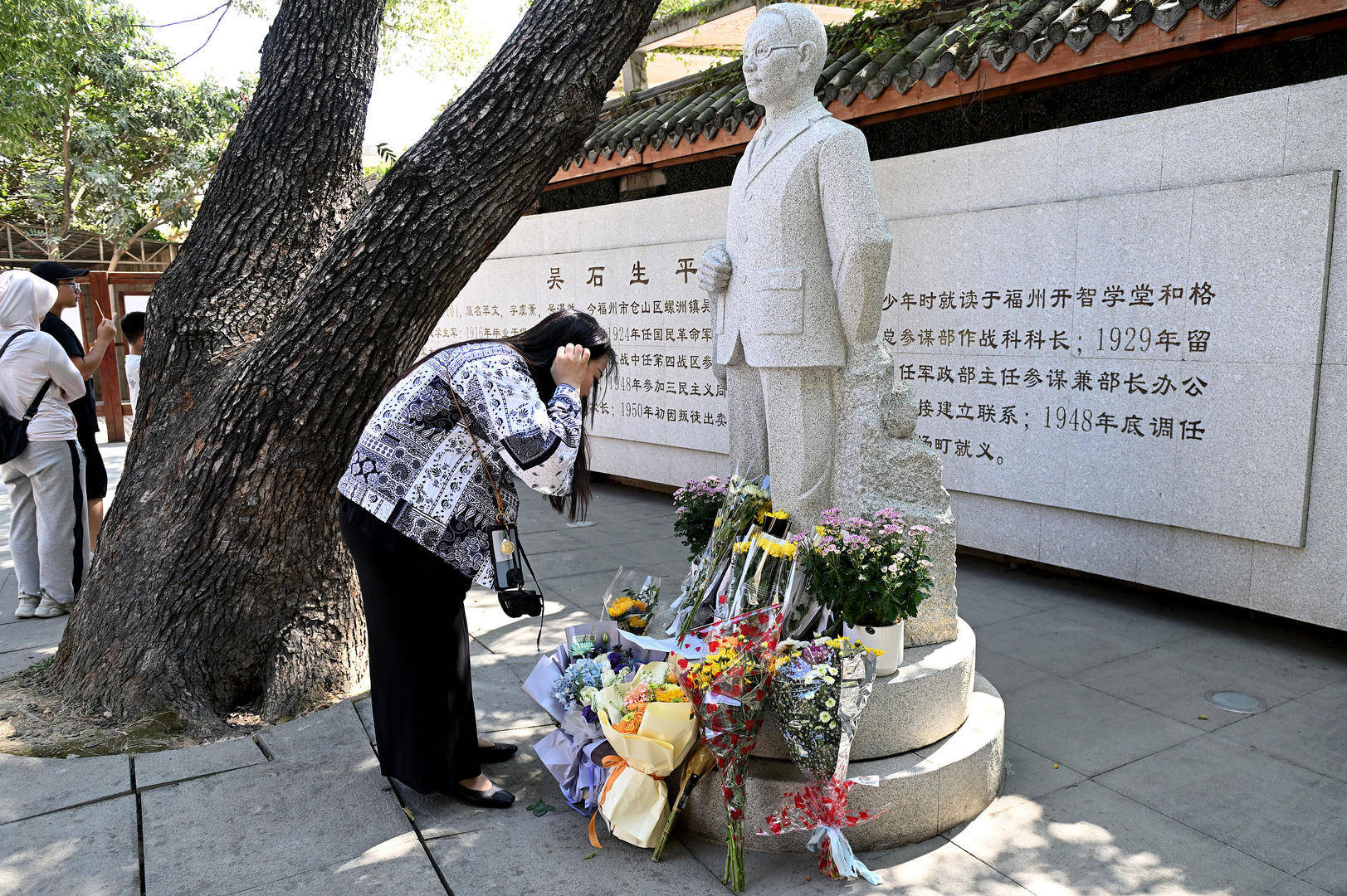 《沉默的荣耀》联合出品人：<strong></p>
<p>利币</strong>我们最终选择向真实深深鞠躬