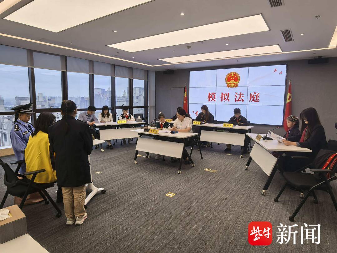 “叔叔是江苏的<strong></p>
<p>omg币价格</strong>，将来一定带你们去看看！”镇江警官不忘承诺，四次组织近百名藏区学子来苏研学