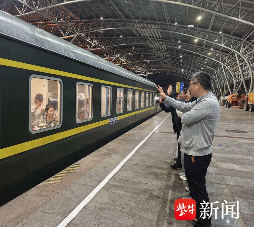 “叔叔是江苏的<strong></p>
<p>omg币价格</strong>，将来一定带你们去看看！”镇江警官不忘承诺，四次组织近百名藏区学子来苏研学