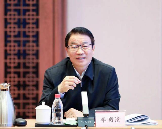 中央批准<strong></p>
<p>信币</strong>，陈新武、张伟履新职