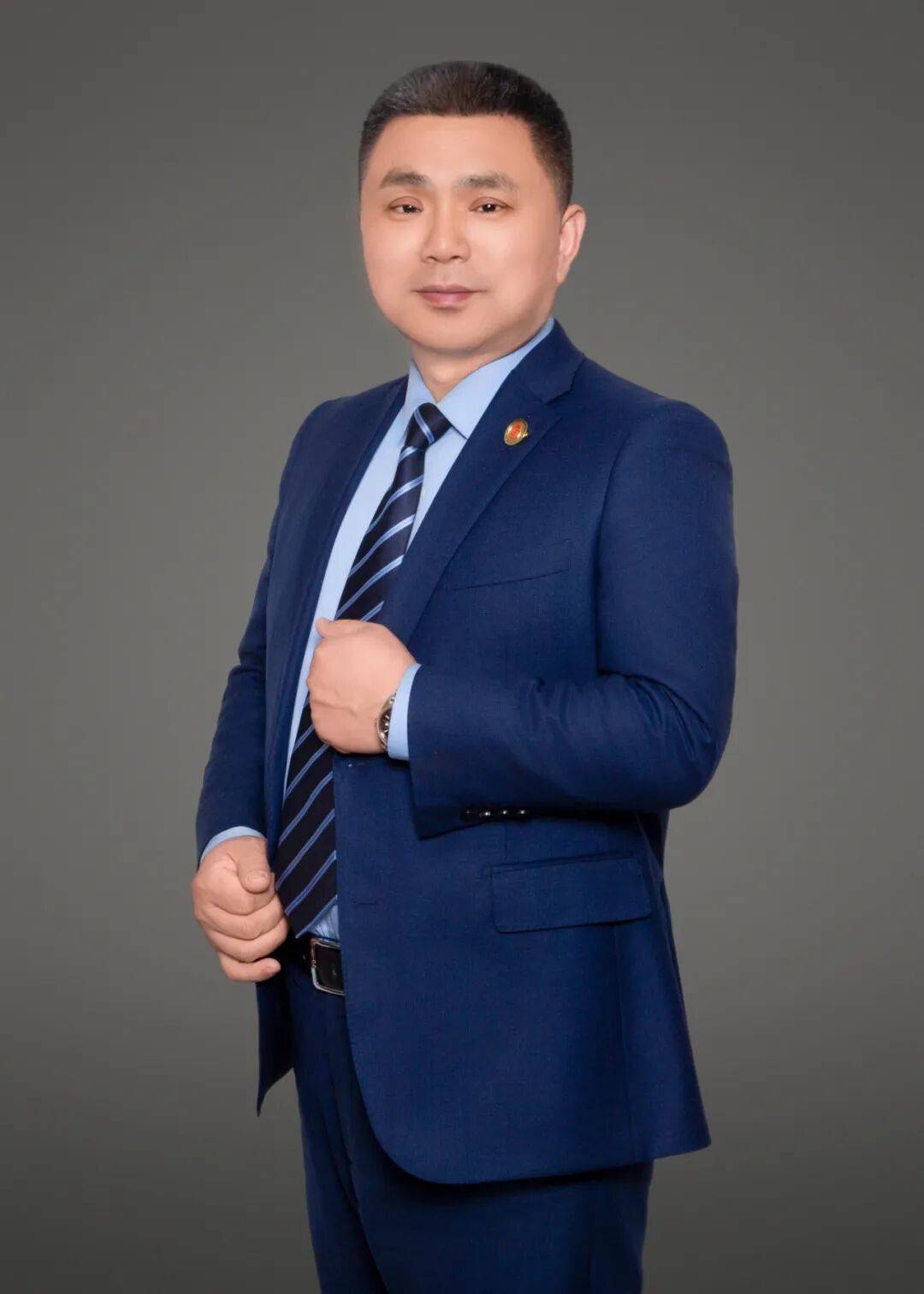 二姐夫帮忙装修房子<strong></p>
<p>破币兑换标准</strong>，铺瓷砖后卷走3万多装修款，这是违约还是诈骗？