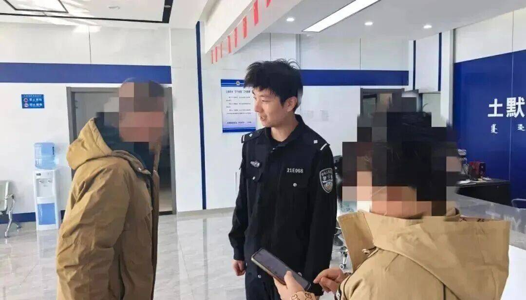 男子彩票中奖太兴奋<strong></p>
<p>z币</strong>，拍照发业主群分享，隔天奖金被邻居冒领……