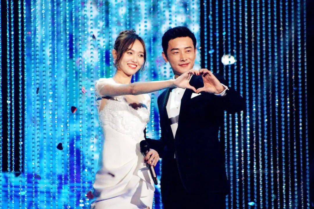 曝内娱著名恩爱夫妻已离婚<strong></p>
<p>全球有多少种币</strong>，演员“唐嫣 罗晋”冲上热搜，天眼查显示两人无商业关联