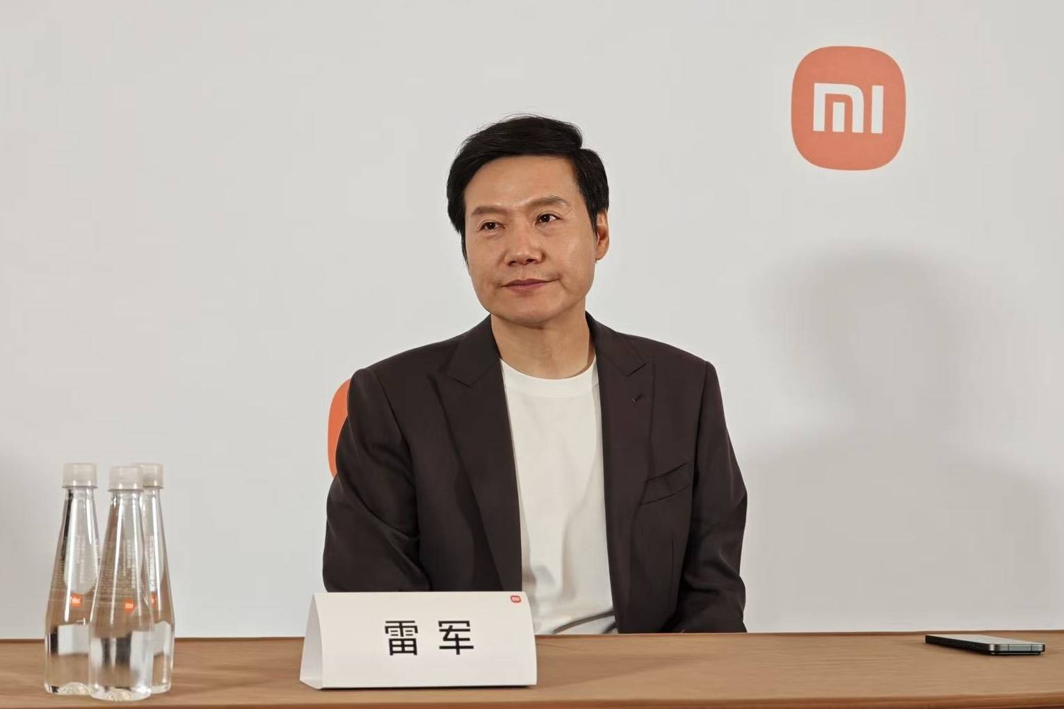 雷军宣布1亿港元增持后<strong></p>
<p>吉祥如意币</strong>，小米港股美股迎来上涨