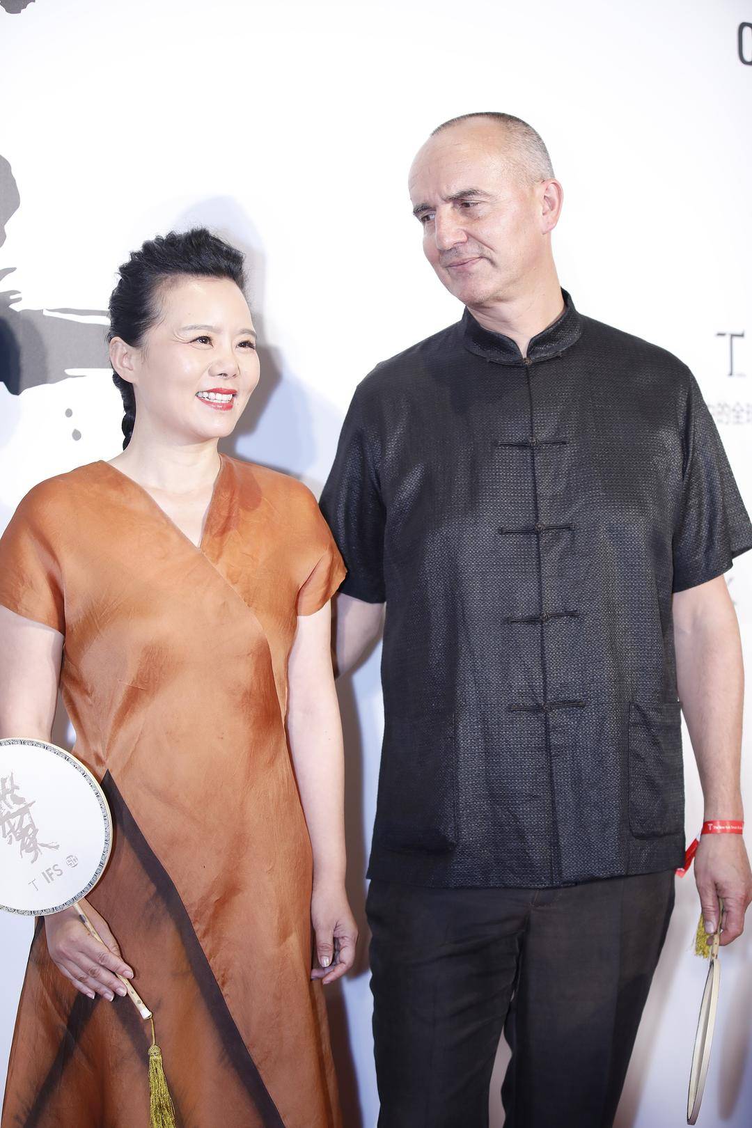 龚琳娜称曾送100多件礼物挽回婚姻：你觉得我卑微吗<strong></p>
<p>恒币</strong>？