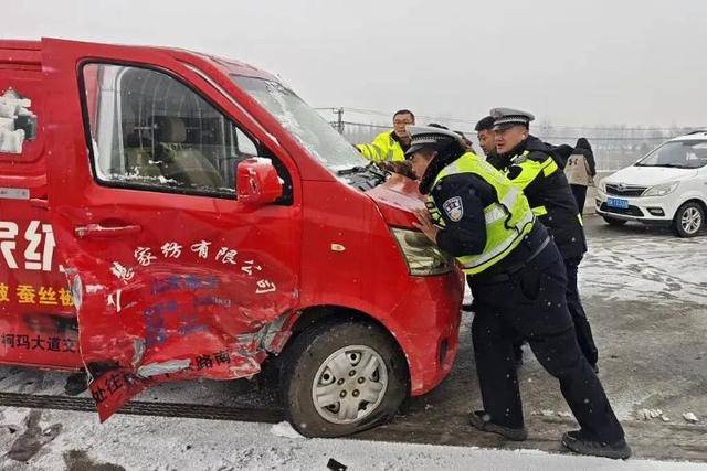 外交部发言人毛宁点赞山东德州交警<strong></p>
<p>37币</strong>！
