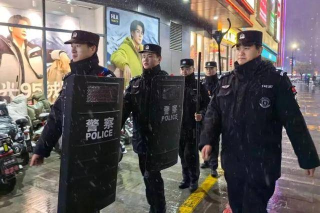 外交部发言人毛宁点赞山东德州交警<strong></p>
<p>37币</strong>！