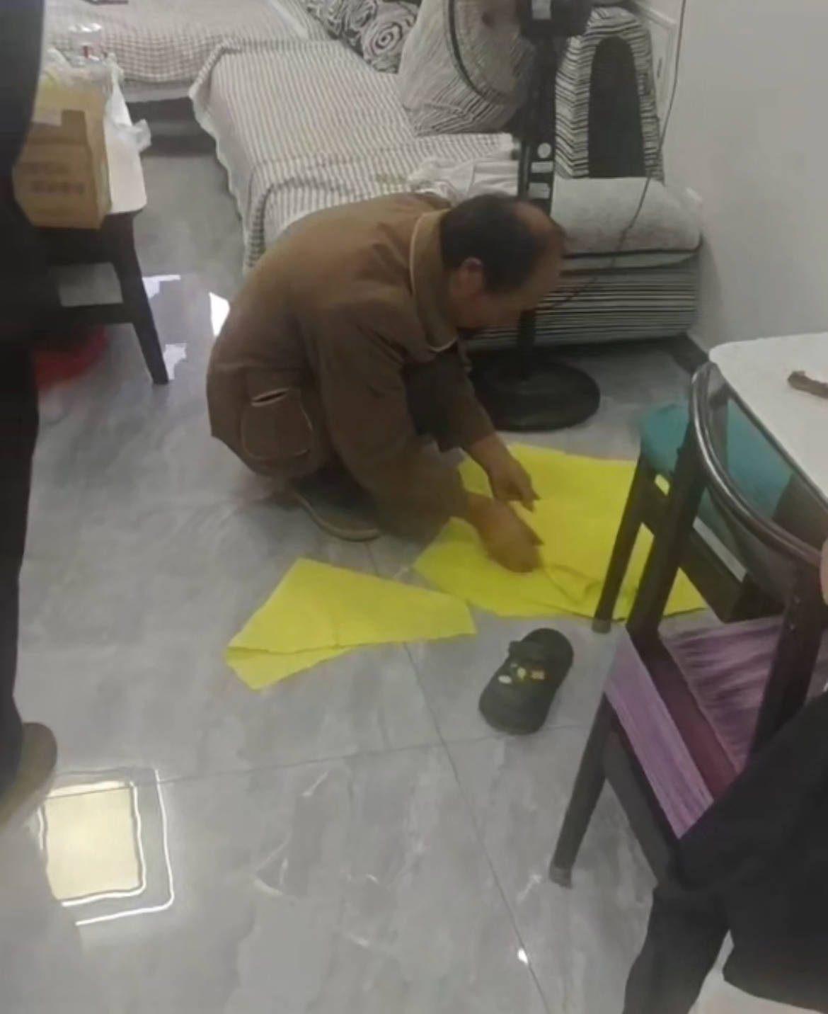 疑因离婚多年的前妻订婚<strong></p>
<p>币万</strong>，临沂一男子上门将其杀害，死者家属：检方已提起公诉