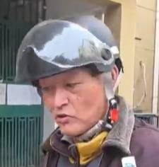 太夸张！上海人比比谁家楼下井盖多！有人家门口100个<strong></p>
<p>lun币</strong>，“走路难！到处都像贴膏药”...