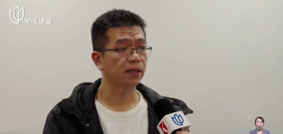 太夸张！上海人比比谁家楼下井盖多！有人家门口100个<strong></p>
<p>lun币</strong>，“走路难！到处都像贴膏药”...