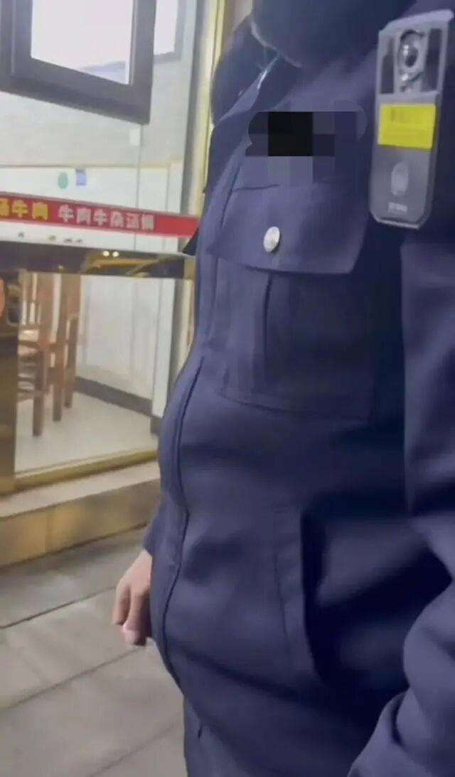 四川乐山“续面事件”新进展：面馆涉嫌违法<strong></p>
<p>币盛网</strong>，民警处警不规范交督察部门处理，顾客获500元补偿已捐赠