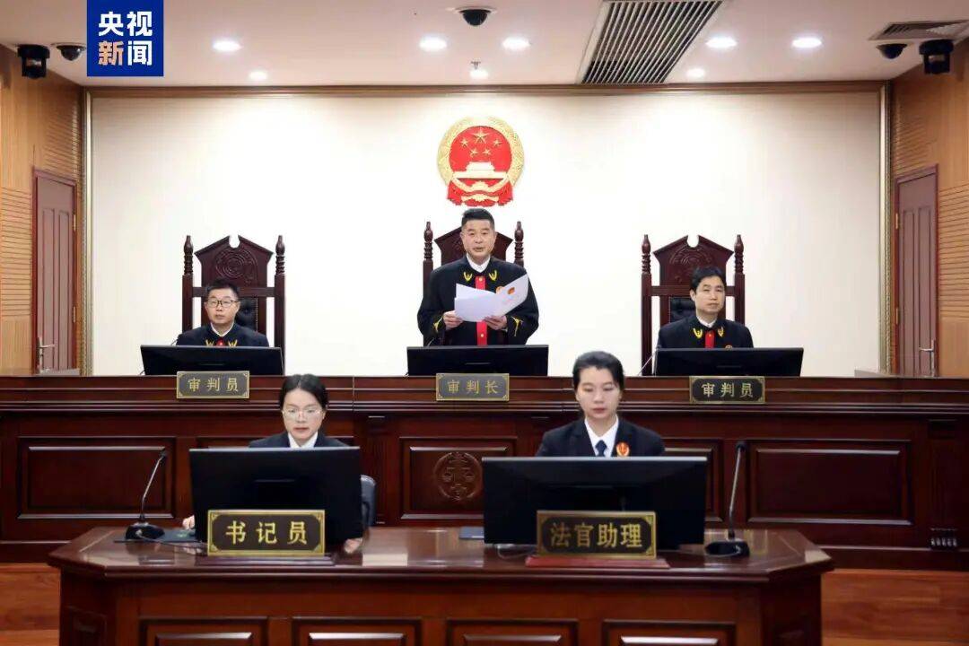 72岁洪礼和<strong></p>
<p>旺币</strong>，判刑20年！曾在机场与乘客对骂：“你回到南昌，有你好瞧的”