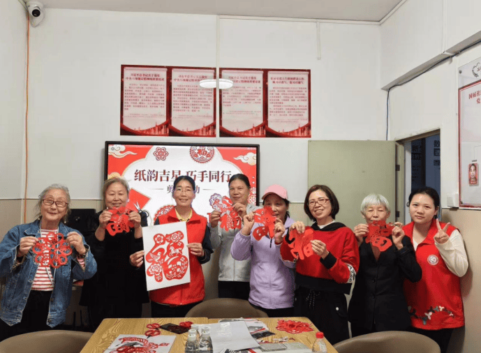 物业费6毛收不上<strong></p>
<p>渴望币</strong>，涨价后几乎收满！深圳一30多年老小区，改变如何发生？
